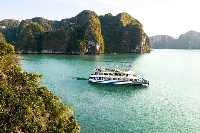 Best Value Ha Long bay 1 day - Lunch, kayak, swimming, transfer - Luon Cave on kayak or bamboo boat: the memorable water moment