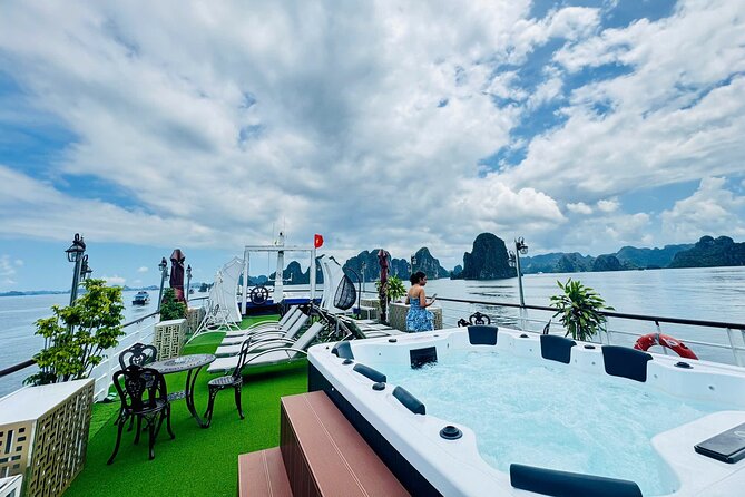 Best Value Ha Long bay 1 day - Lunch, kayak, swimming, transfer - Group size and guide style: why punctual matters here