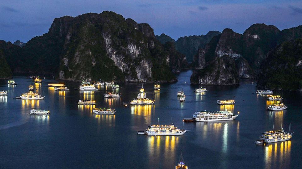 BestSeller - 2 Day 5-Star Overnight Cruise of Highest Safety - Kayaking under a guide: fun, but know your body limits