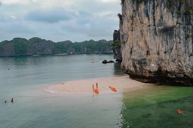 Bus Cat Ba island to Ha Noi - Price and logistics: does $12 feel fair?