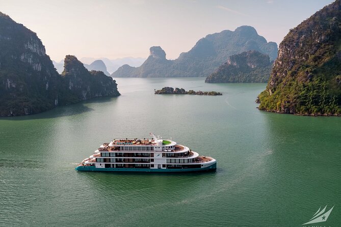 Capella Cruise 3Days/2Night on 6 Star Cruise All included - Day 2 in Lan Ha Bay: sunrise Tai-chi and the Viet Hai side