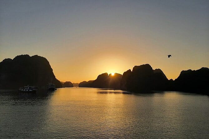 Cat Ba: Sunset & Bioluminescent Kayaking on Lan Ha Bay - Price and Value: What $43 Actually Buys You
