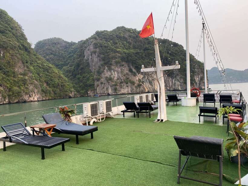 CatBa :3D2N Lan Ha bay-Ha Long bay- Viet Hai Village - Day 3: Ho Ba Ham lagoons, Dau Be Island, and final Lan Ha swim time