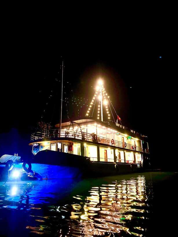 CatBa :3D2N Lan Ha bay-Ha Long bay- Viet Hai Village - Who this trip suits best