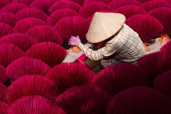 Colors of Incense village Quang Phu Cau - The photographer escort: why the guidance really shows up in your images
