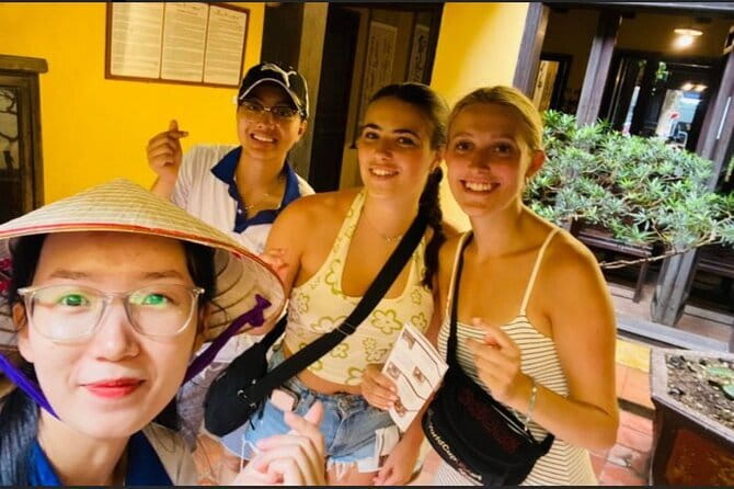 Cultural Exchange with Student Guides - Why This Tour Works: Culture Through Real Questions