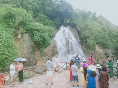 Day Trip to Cat Cat village - Fanxipang Peak/Lunch - Price and Logistics: What You Pay, What You’ll Still Need