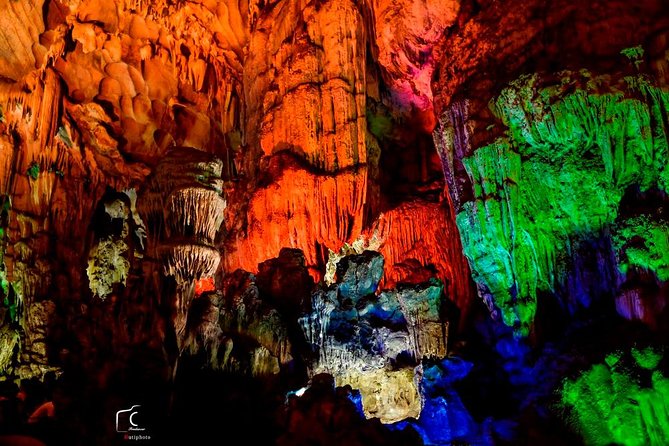 Deluxe Halong Bay 6 Hours Cruise To Visit Surprising Cave And Titop Island - Lunch on the water: seafood, movement, and the “don’t think” part