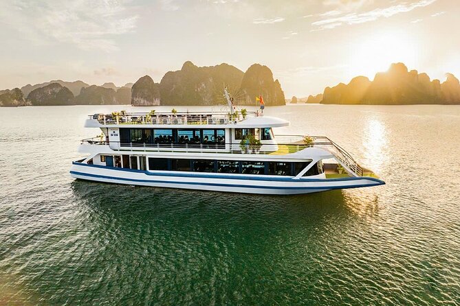 DELUXE Halong Cruise 1 Day Tour From Hanoi - Daily Operated - Dark and Bright cave rowing in Lan Ha: the moment you remember