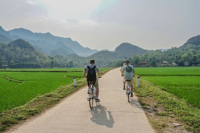 Deluxe Hanoi Tour, Ancient Villages, Pottery Class, Train Street - Bat Trang Pottery Village: making a souvenir instead of buying one