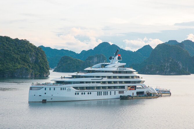 Discover Ha Long Bay in 2 Days and 1 Night Cruise Experience - Your ship: traditional look, modern cabin comfort