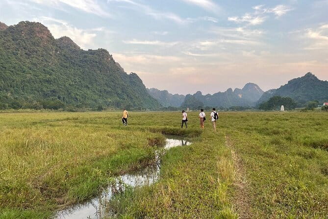 Discover Lan Ha Bay Viet Hai Village Hike to Ha Long bay - Tips to get the most from the jungle hike and bay time