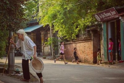 Duong Lam Ancient Village full day tour from Hanoi & experiencing local life - The ride out: pickup timing and what to expect