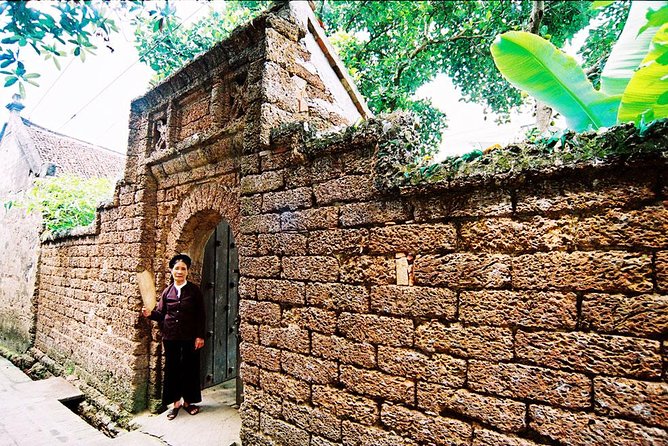 Duong Lam Ancient Village Private Tour: Ancient Vestage, Fortress - The Lunch Stop: Local Family Food, But Keep Your Drinks Budget in Mind