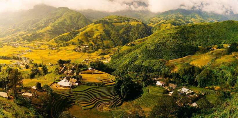 Easy Trek in Sapa mountain : Y Linh Ho - Lao Chai - Ta Van - Morning pickup in Sapa: set your expectations for 7 hours