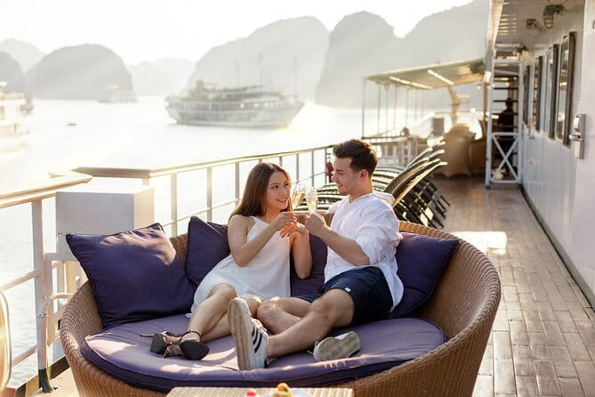 Emeraude Cruise 2 days 1 night Ha Long Bay Tour - Meeting at Flower Garden Hotel and the Tuan Chau handoff