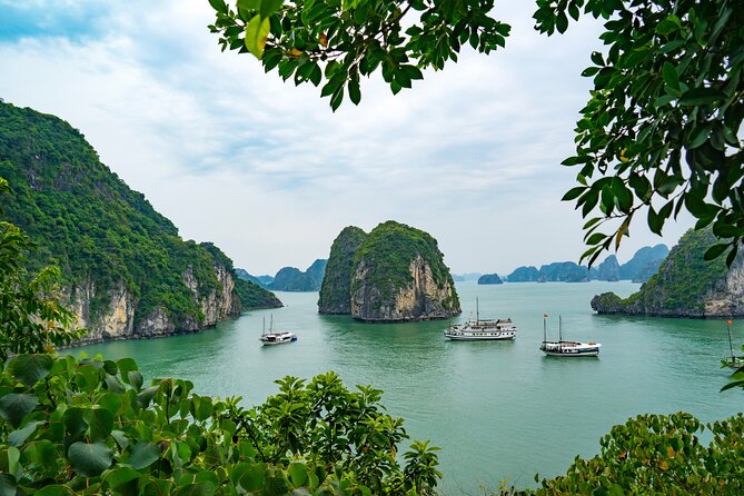 Emperor Cruise Halong: 3 Days 2 Nights Hideaway - An all-inclusive Ha Long Bay hideaway built for small groups
