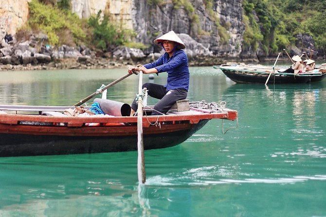 Excursion to Ha Long Bay with Titop Island and kayaking in Luon Cave - Stop 2: Luon Cave (Water Cave) with kayaking or bamboo boat