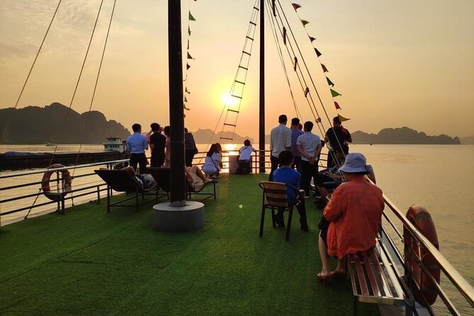 Excursion to Ha Long Bay with Titop Island and kayaking in Luon Cave - The pace and group size: what to expect from the day’s rhythm
