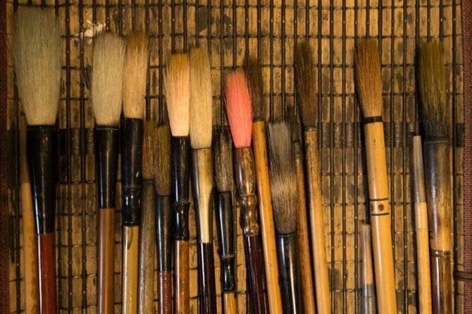 Experience Traditional Vietnamese Calligraphy Class in Ha Noi - Hanoi calligraphy starts with the idea behind the strokes