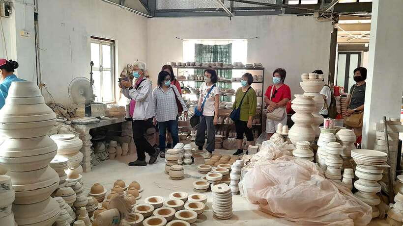 Explore Bat trang village & Ceramics factories / local guide - Bat Trang is close enough for a full craft day