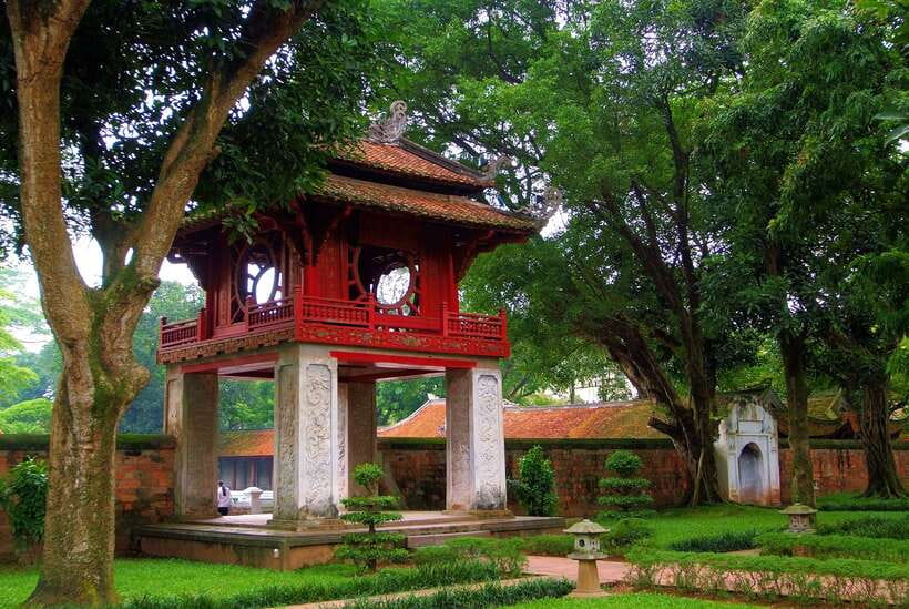 Explore Hanoi Old City By Cycling Tour With Small Groups - Entering Hanoi’s traffic on purpose: the ride that teaches you the city