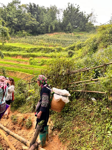 EXPLORE SAPA: 2D1N TREKKING & HMONG CULTURE WITH DINH - Getting ready: shoes, sun protection, and the mud reality in Sapa