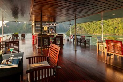Explore Untouched Bai Tu Long: 2-Day Garden Bay Cruise Journey - Returning to Halong Port: lunch onboard and an organized end