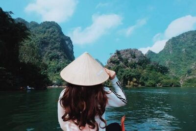 Exploring Bai Dinh Pagoda -Trang An -Mua Cave with Buffet Lunch 1 Day From Hanoi - Buffet lunch with goat meat: filling, local, and timed right