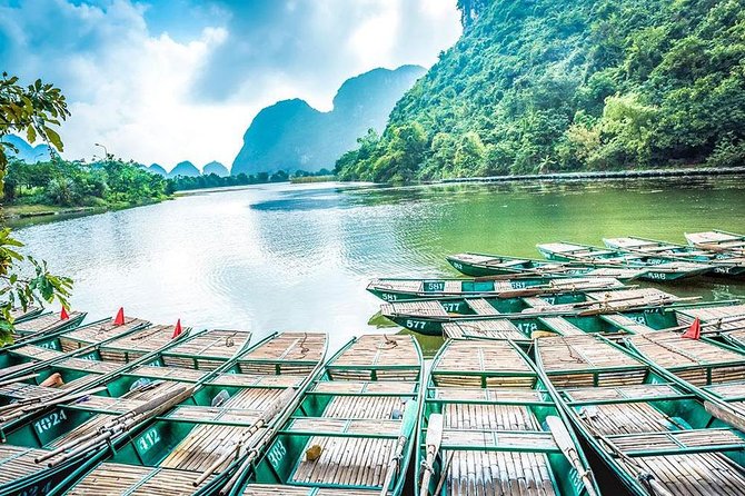 Exploring Bai Dinh Pagoda -Trang An -Mua Cave with Buffet Lunch 1 Day From Hanoi - The Lying Dragon Mountain climb: short but serious payoff