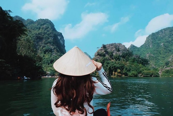 Exploring Bai Dinh Pagoda -Trang An -Mua Cave with Buffet Lunch 1 Day From Hanoi - Buffet lunch with goat meat: filling, local, and timed right