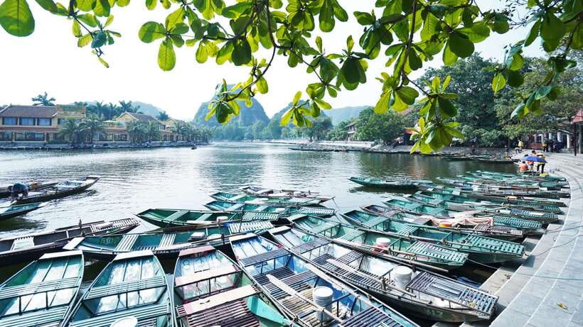 From Hanoi: 1-Day Ninh Binh Highlights Tour with Lunch - The Guides and How the Day Usually Feels