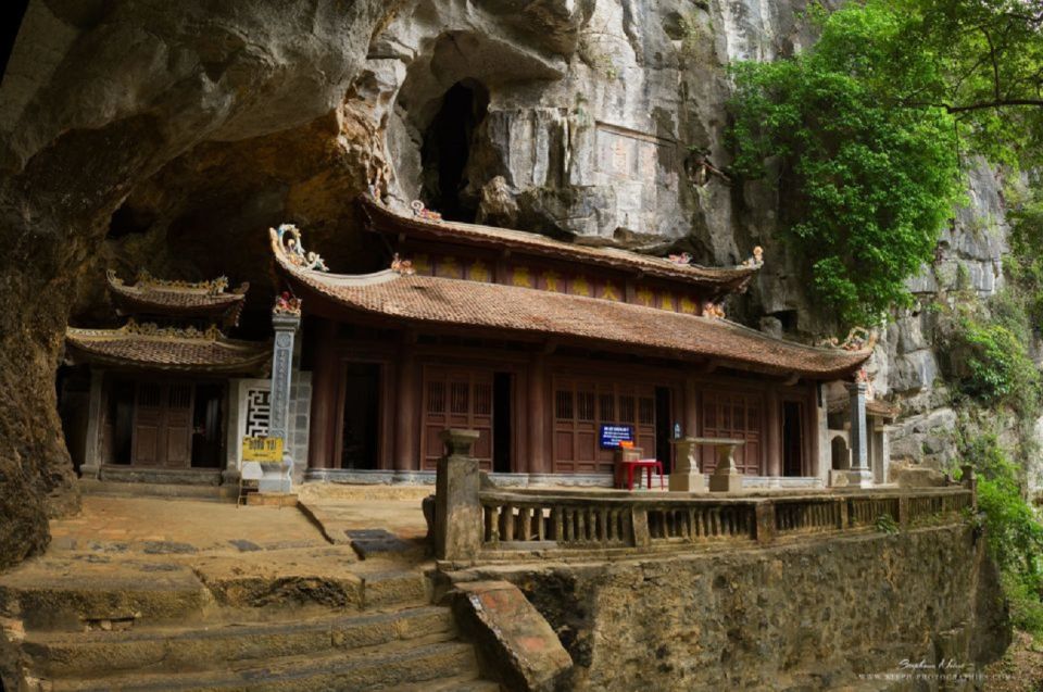 From Hanoi: 2-Day Ninh Binh & Ha Long Bay Sightseeing Tour - Luon Cave kayaking: blue water and tight cave passages