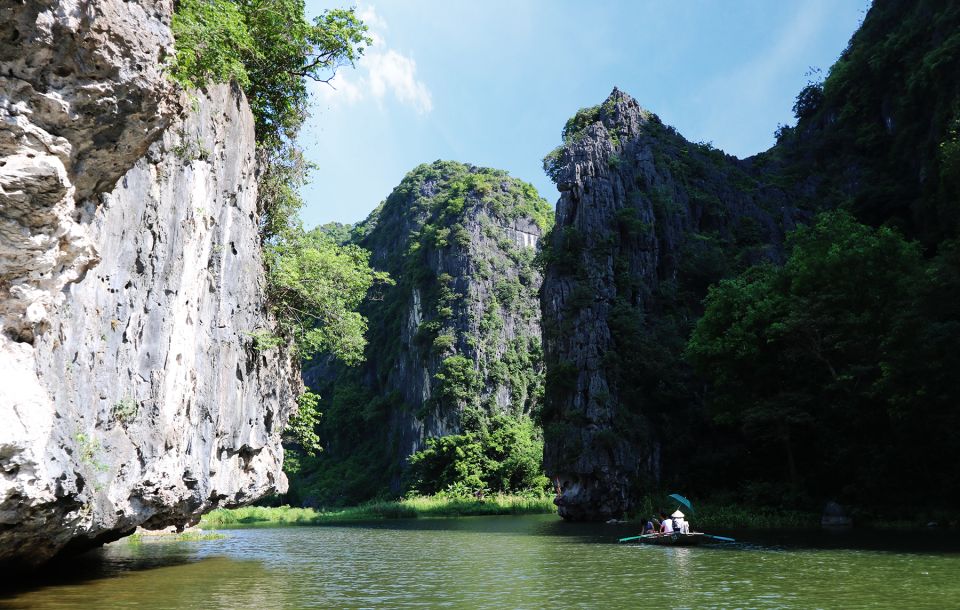 From Hanoi: 2-Day Ninh Binh Tour with Accommodation & Meals - Hoa Lu Temples: The 10th-Century Anchor