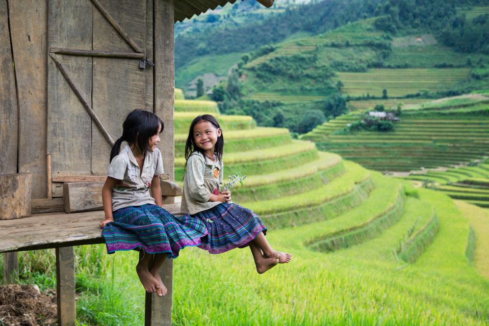 From Hanoi: 2-Day Sapa Cultural Exchange Tour with Homestay - From Hanoi to Sapa on a sleeping bus with real breaks