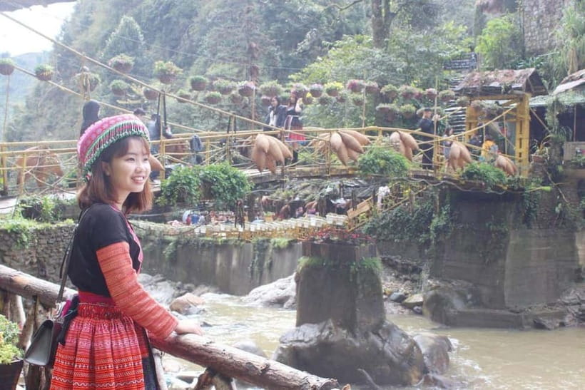 From Hanoi: 2-Days Sapa Trek Lao Chai/Cat Cat, Fansipan Peak - Descending, lunch, and getting back to Hanoi without losing the day