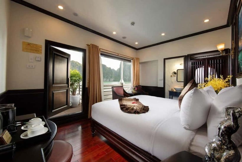 From Hanoi: 3 Day Halong Bay 5 Star Cruise - Ninh Binh Tour - Day 1 caves and Titov Island: the “wow” chunk of the cruise