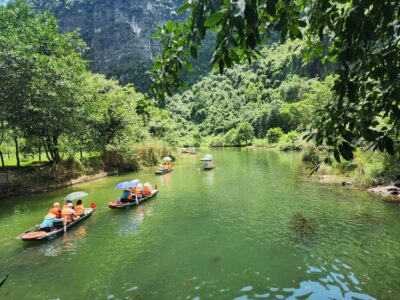 From Hanoi: 3-Day Trip to Ninh Binh with Ha Long Bay Cruise - Limousine buses: comfort that helps when days get long