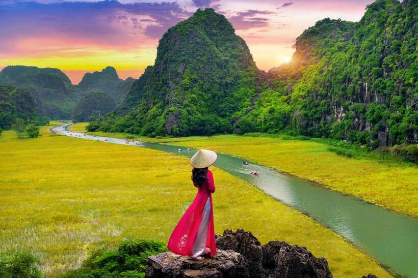 From Hanoi: 5-Day Sapa, Ninh Binh, Ha Long Bay Cruise - Sapa Town and Cat Cat Village: Easy Valley Walk and Market Time