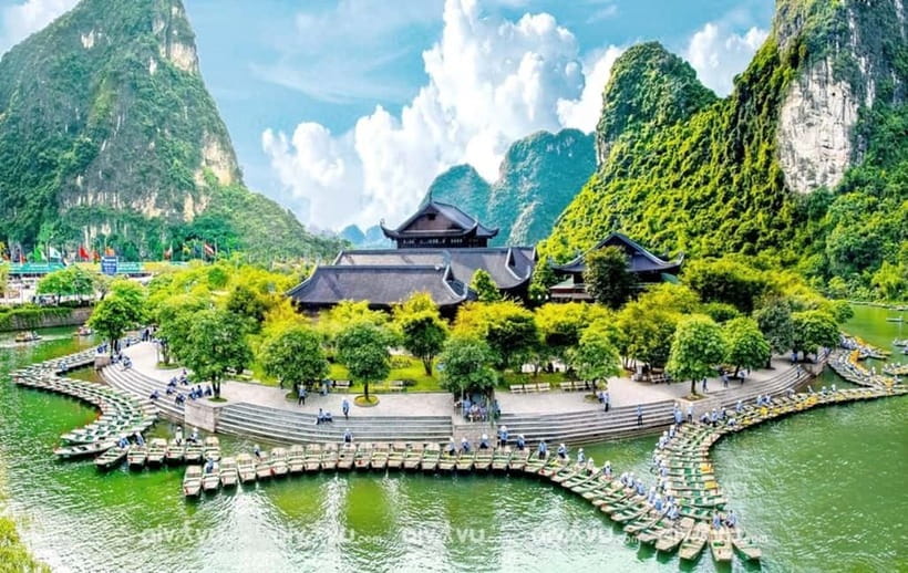 From Hanoi: Bai Dinh,Trang An and Mua Cave Trip - Transportation and Group Size: Comfort vs. Control