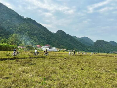 From Hanoi/Cat Ba: Lan Ha Bay Day Trip with Cruise and Lunch - Cai Beo fishing village cruise: floating homes and slow boat timing