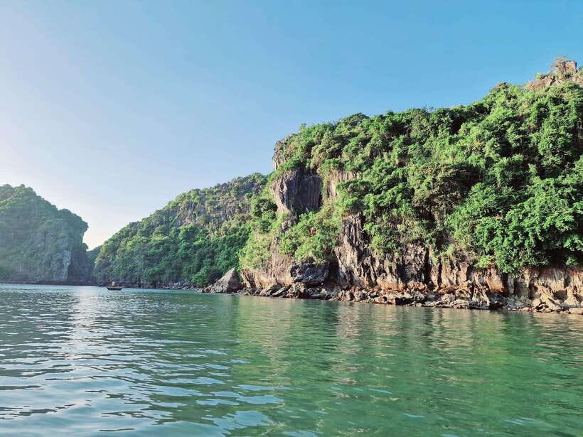 From Hanoi: Ha Long Bay 1 Day Tour With A Small Group - Sung Sot Cave: the 700-step interior that defines the tour