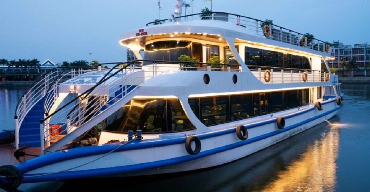 From Hanoi: Ha Long Bay Luxury Cruise Day Tour with Jacuzzi - On board in Ha Long Bay: lunch, comfort, and the jacuzzi sunset party