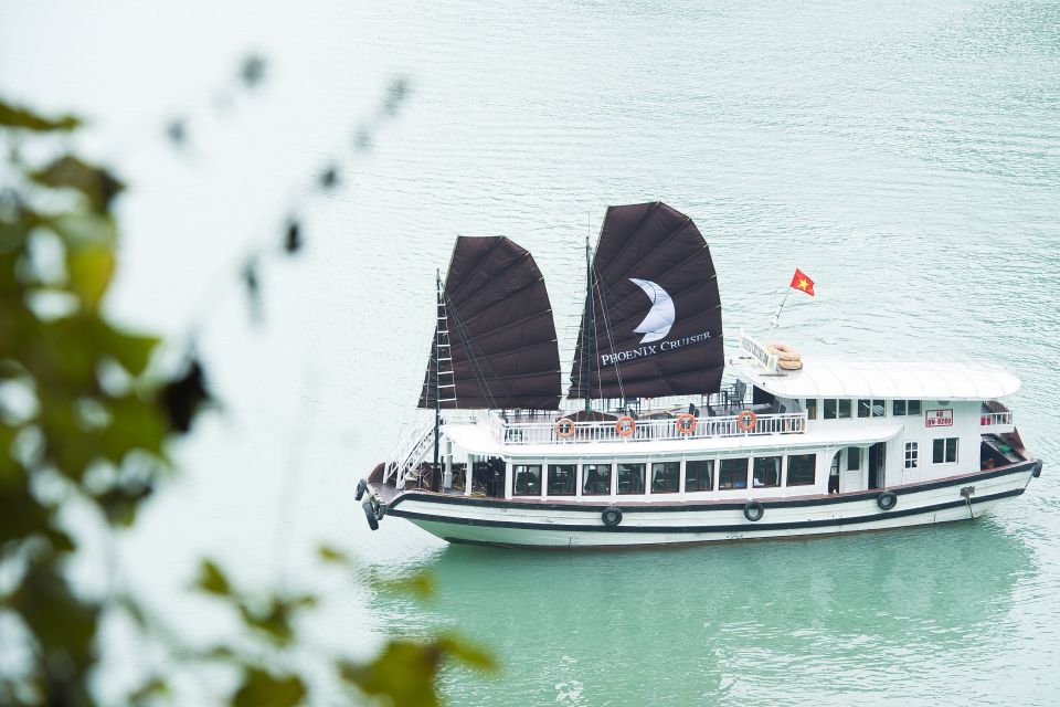 From Hanoi: Halong day trip, Route 2, 6hours, Small group - Hanoi to Tuan Chau: the morning bus ride you should plan for