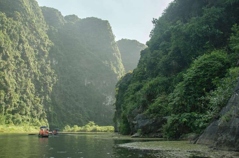 From Hanoi: Hoa Lu/Bai Dinh-Tam Coc/Trang An-Mua Cave Tours - Hoa Lu or Bai Dinh: Two Pagoda Experiences, One Day Rhythm
