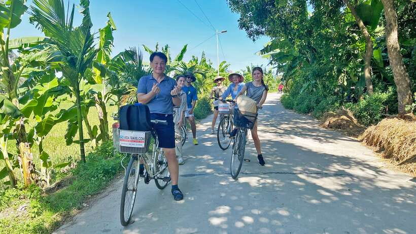 From Hanoi: Hoa Lu/Bai Dinh-Tam Coc/Trang An-Mua Cave Tours - Mua Cave and Ngoa Long Mountain: The Stairs Pay Off