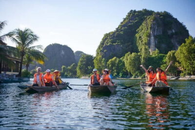 From Hanoi: Hoa Lu, Tam Coc, Mua Cave & Cycling in Ninh Binh - Hanoi to Hoa Lu: The 110 km Ride and Your First Temple Context
