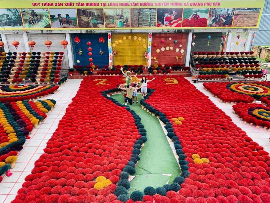 From Hanoi: Incense Village, Conical Hat and HaThai Art Tour - Guide Quality and Group Size: Why the People Matter Here