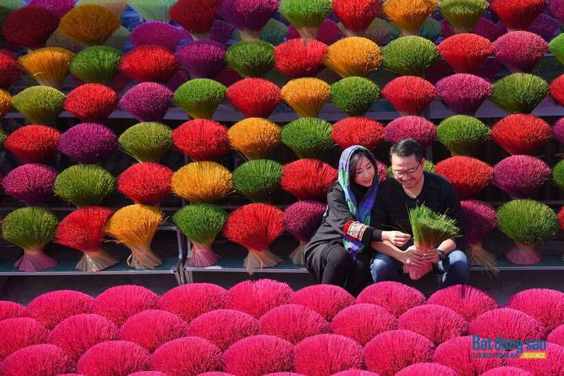 From Hanoi: Incense Village & Train Street Small Group Tour - Key highlights to know before you go