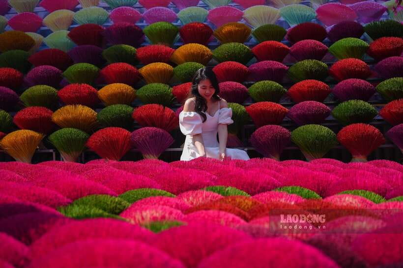 From Hanoi: Incense Village & Train Street Small Group Tour - The photo mission: getting great shots without wrecking the moment